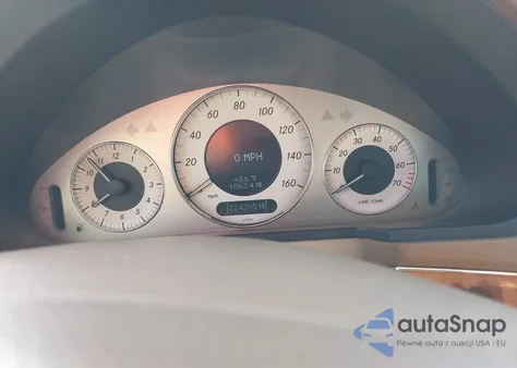 2008 Mercedes-Benz E 350 4Matic z USA, uszkodzony, nr VIN WDBUF87X08B334237